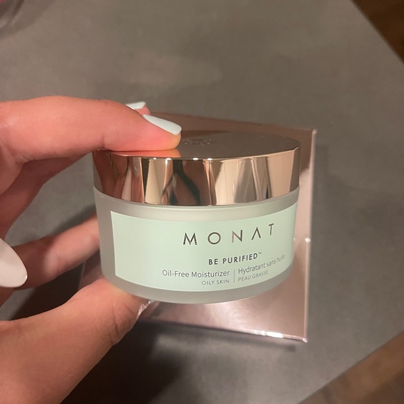 NEW MONAT BE PURIFIED OIL FREE MOISTURIZER WITH HYALURONIC ACID + NIACINAMIDE - Picture 1 of 8